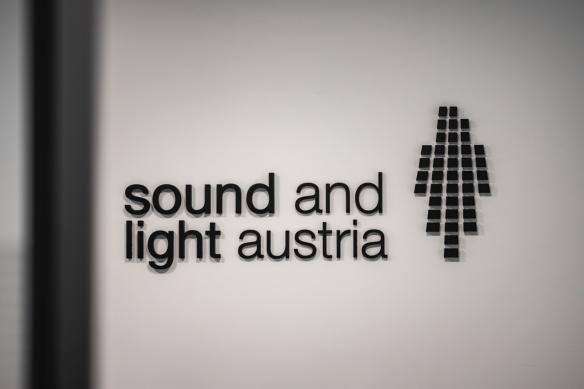 Sound and Lights Austria Logo im Büro